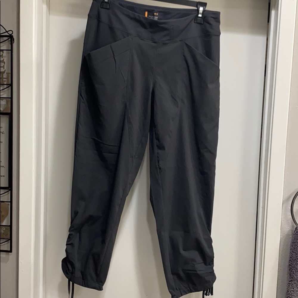Lucy Capri Pant sz SML